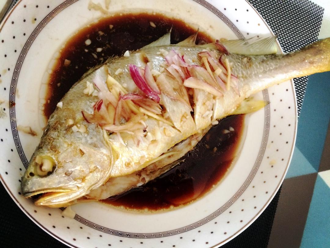 清蒸黃花魚(yú)的做法，傳統(tǒng)與現(xiàn)代的完美結(jié)合，清蒸黃花魚(yú)，傳統(tǒng)與現(xiàn)代的烹飪完美結(jié)合之道