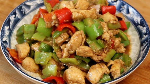 炒雞丁，如何炒出美味鮮嫩的好滋味，炒雞丁，鮮嫩美味的秘訣大揭秘！