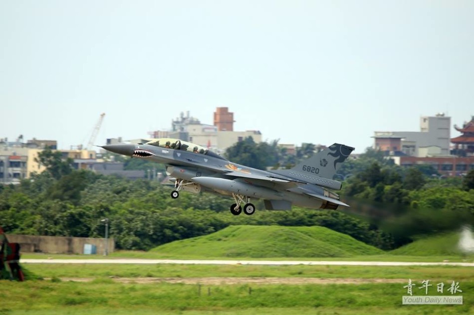 臺(tái)灣F-16戰(zhàn)機(jī)降落廈門，歷史性的時(shí)刻與兩岸關(guān)系的深度解讀，臺(tái)灣F-16戰(zhàn)機(jī)降落廈門，兩岸關(guān)系的歷史性時(shí)刻與深度解讀