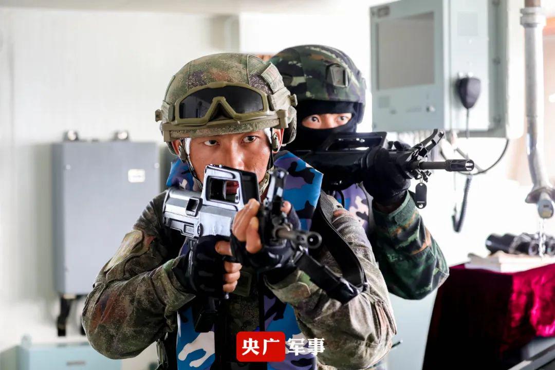 蛟龍突擊隊劉文龍簡介，鐵血戰(zhàn)士的傳奇人生，蛟龍突擊隊劉文龍，鐵血戰(zhàn)士的傳奇人生簡介