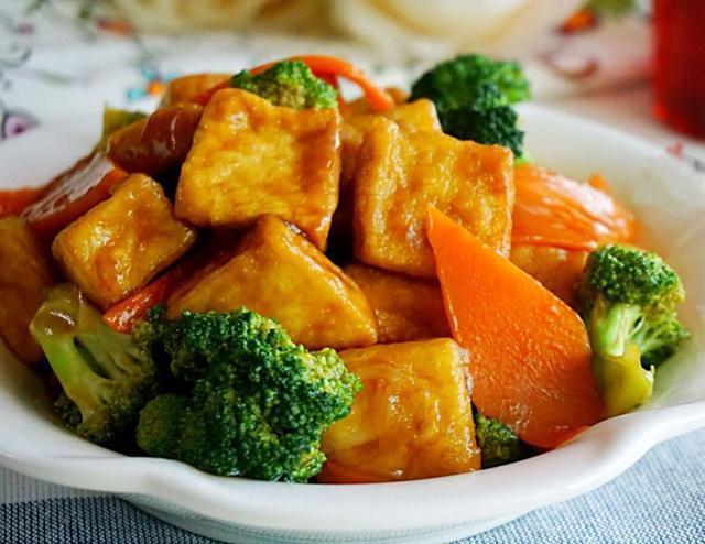 紅燒豆角的做法，一道家常美食的烹飪指南，家常紅燒豆角烹飪指南，美味豆角的制作秘訣