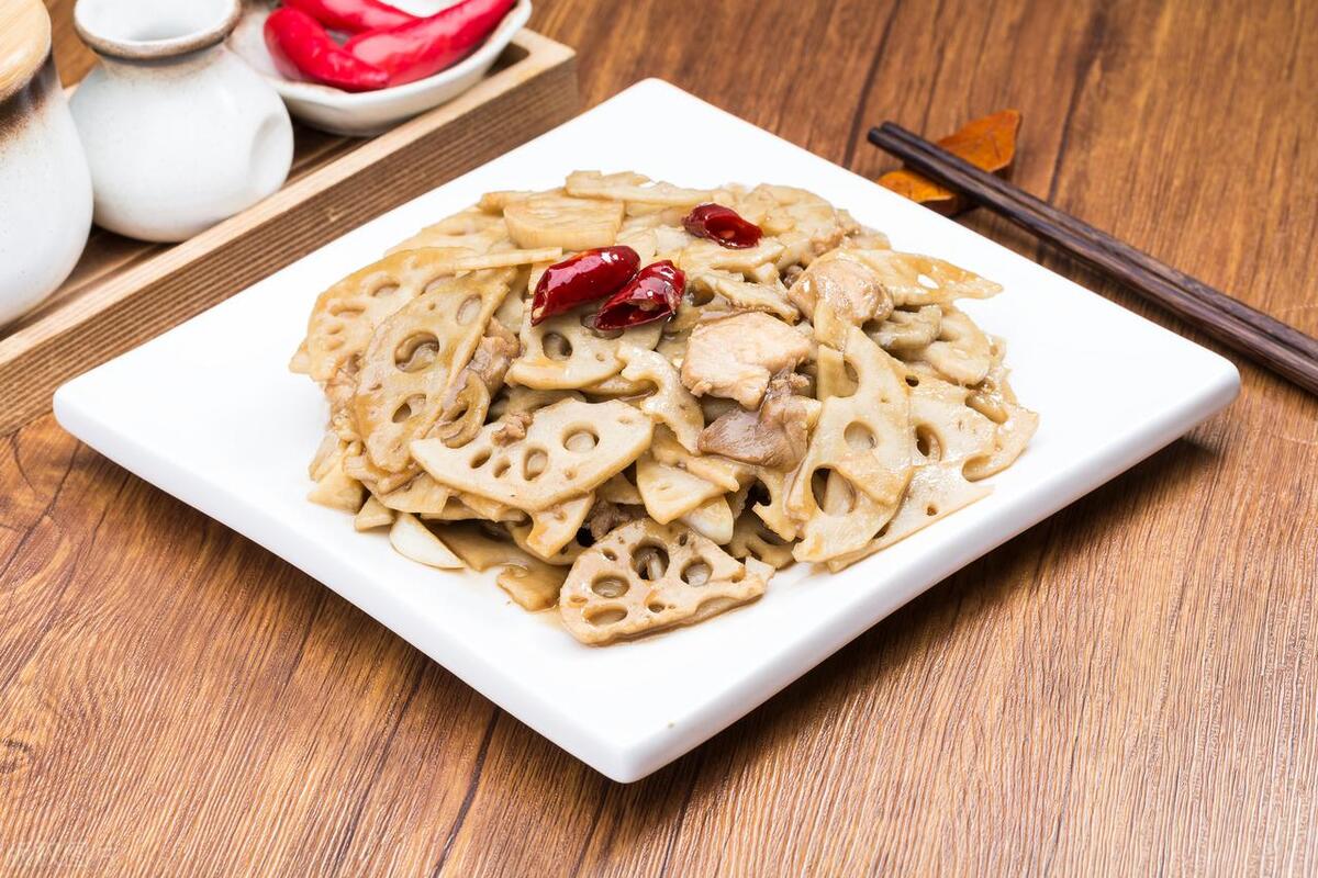 蓮藕的烹飪，如何炒制美味又簡單的蓮藕，蓮藕烹飪技巧，如何輕松炒制美味蓮藕食譜