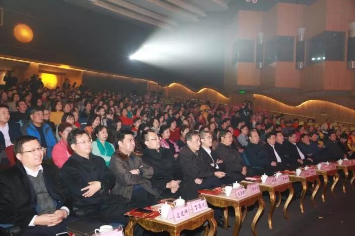 2020年春節(jié)聯(lián)歡晚會，一場文化與科技的完美融合，文化與科技的盛宴，2020年春節(jié)聯(lián)歡晚會完美呈現(xiàn)