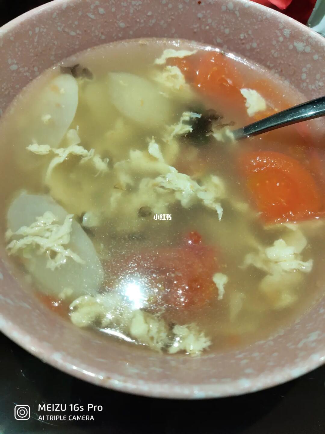 番茄山藥雞蛋湯，一道營(yíng)養(yǎng)美味的家常湯品，番茄山藥雞蛋湯，營(yíng)養(yǎng)美味家常湯品