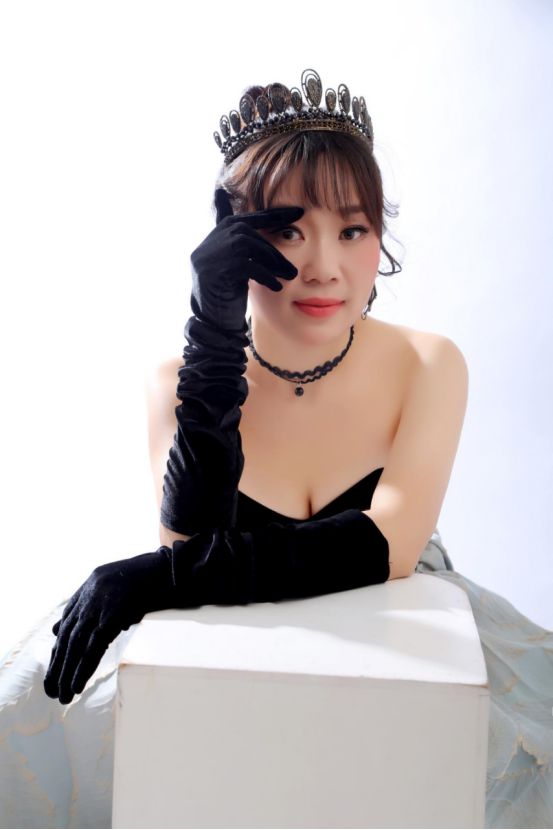 模特謝娜個人資料簡介，模特謝娜的生平簡介