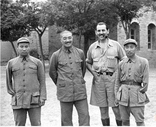 上將相當(dāng)于地方什么級(jí)別，軍事高級(jí)官員與地方行政級(jí)別的對(duì)比，軍事高級(jí)官員上將級(jí)別與地方行政級(jí)別的對(duì)比與對(duì)比