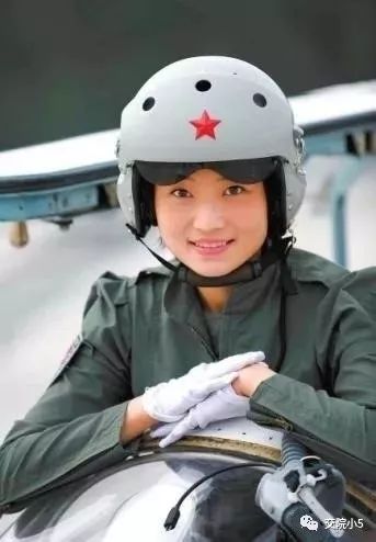 女飛行員余旭光榮犧牲照片背后的英勇與傳奇，女飛行員余旭英勇犧牲背后的傳奇與榮耀