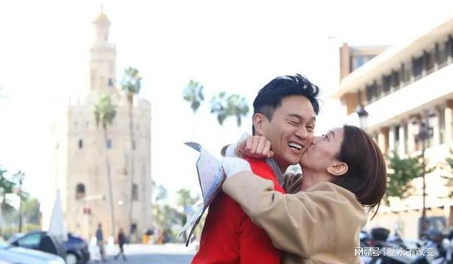 袁詠儀張智霖婚禮，愛情長跑下的數(shù)次盛舉，袁詠儀張智霖婚禮，愛情長跑下的盛大婚禮