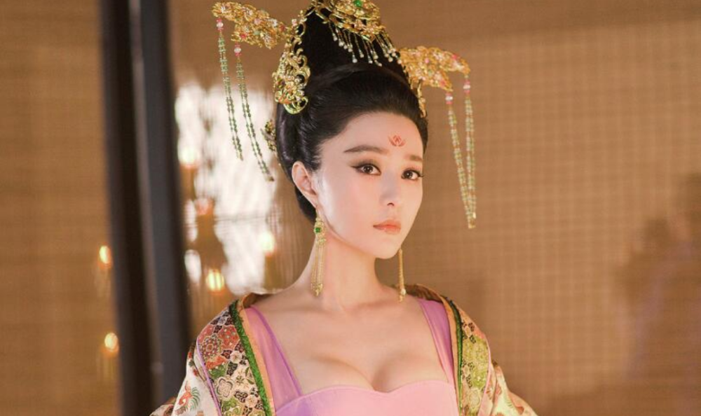 楊玉環(huán)的三港版1995，傳世之美的永恒魅力，楊玉環(huán)三港版?zhèn)魇乐溃篮泖攘υ佻F(xiàn)熒屏的傳奇故事