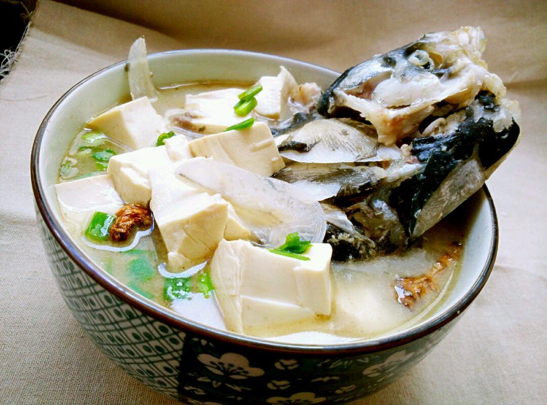 魚頭豆腐湯的烹飪方法與美味體驗，魚頭豆腐湯，烹飪方法與美味體驗全解析