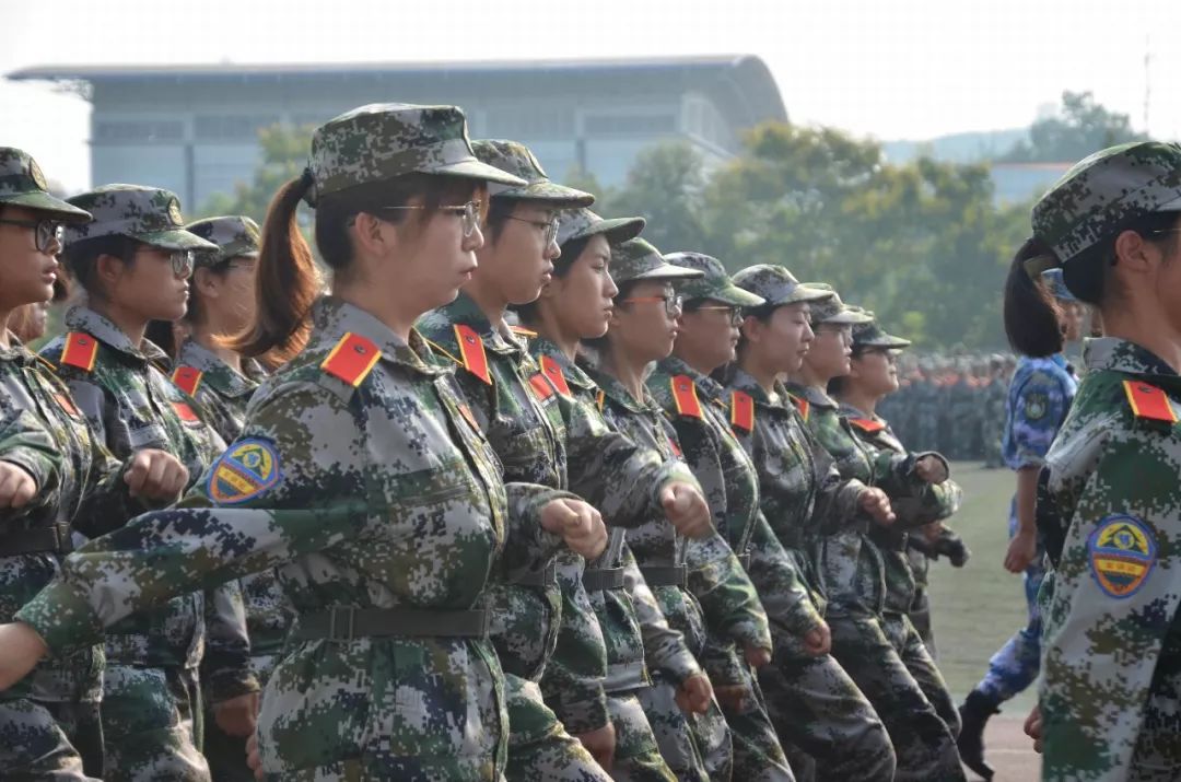 看完2019年閱兵儀式后的感想，觀閱兵儀式有感，致敬祖國的力量與榮耀時刻