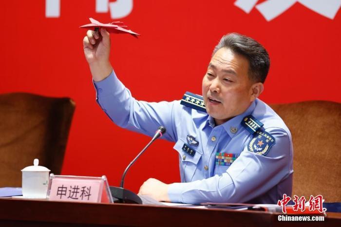 殲-10戰(zhàn)斗機(jī)折紙教程，殲-10戰(zhàn)斗機(jī)折紙教程，手把手教你折紙戰(zhàn)機(jī)