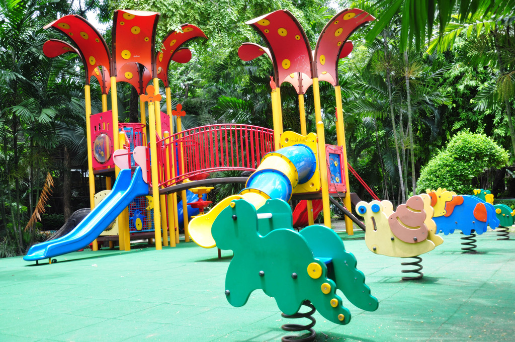 兒童公園游樂場(chǎng)，孩子們的夢(mèng)幻世界，兒童夢(mèng)幻樂園，孩子們的樂園世界