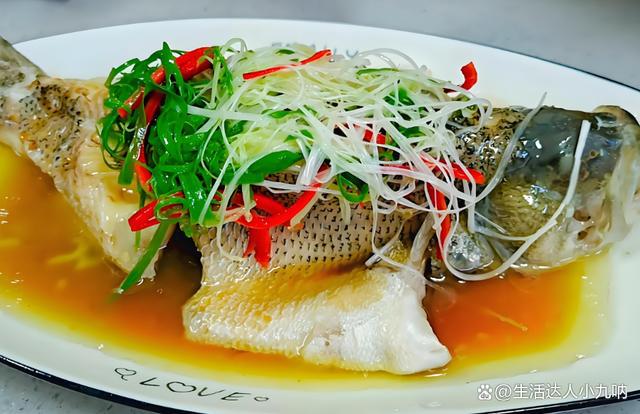 清蒸鱸魚(yú)，最簡(jiǎn)單的做法，清蒸鱸魚(yú)，簡(jiǎn)易做法大全