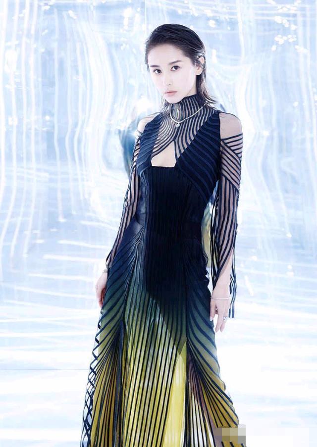 揭秘王子文的真實(shí)身高與體重，王子文真實(shí)身高體重揭秘