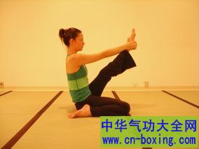 瑜伽基礎(chǔ)教學(xué)，邁向身心平衡的第一步，瑜伽入門指南，邁向身心平衡的起點(diǎn)