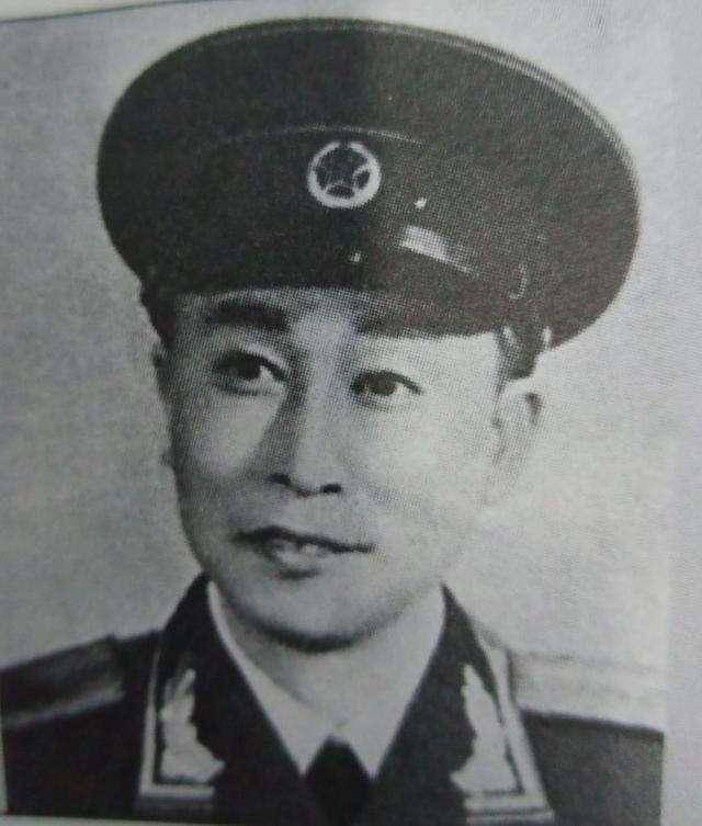 李粟原型，一位英勇的師長(zhǎng)，李粟原型，英勇師長(zhǎng)的傳奇故事