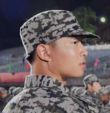 軍事頻道主持人葉知秋簡歷介紹，葉知秋，軍事頻道資深主持人簡歷介紹