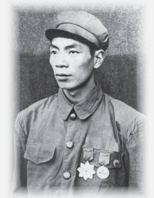 中國人民志愿軍的第一名志愿軍，英勇無畏的先驅(qū)者，中國人民志愿軍先驅(qū)，首位英勇無畏的志愿者