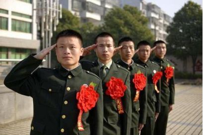 部隊(duì)舊軍裝的處理與再利用，環(huán)保與責(zé)任的雙重考量，部隊(duì)舊軍裝的處理與再利用，環(huán)保與責(zé)任的雙重考量之路