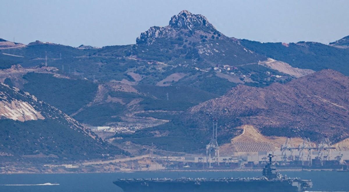 福特號航空母艦抵達(dá)地中海，地區(qū)安全的新篇章，福特號航空母艦抵達(dá)地中海，開啟地區(qū)安全新篇章