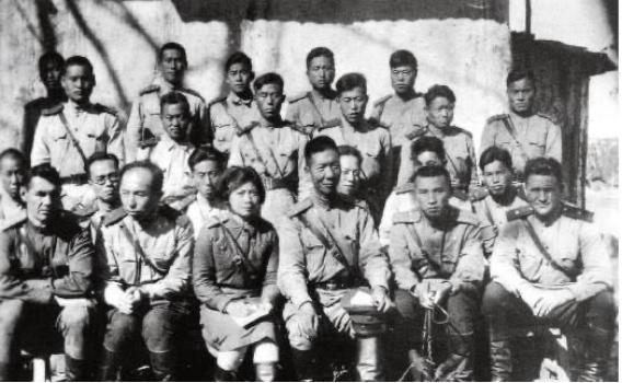 軍事頻道主持人的移民現(xiàn)象，背景、影響與反思，軍事頻道主持人移民現(xiàn)象，背景、影響與反思探討