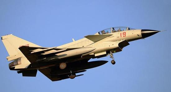 殲-10雙座型號，空中巨龍的雙眼，殲-10雙座型號，空中巨龍的雙眼風采