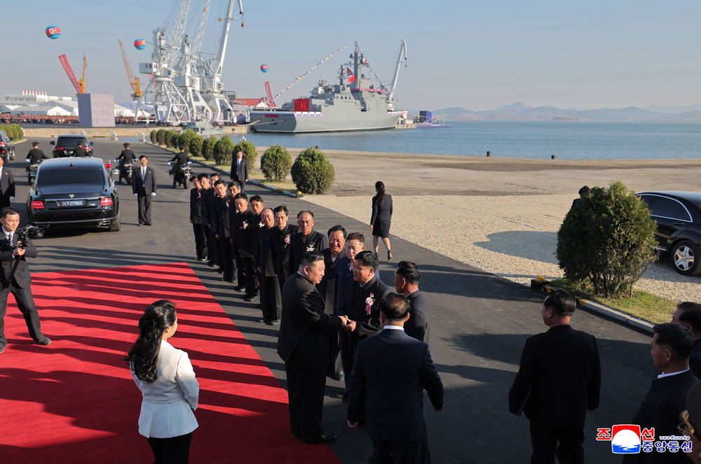 中國海軍艦艇訪問朝鮮，歷史與現(xiàn)代的交匯點——以圖片為線索，中國海軍艦艇訪問朝鮮，歷史與現(xiàn)代的交匯點——圖片紀實