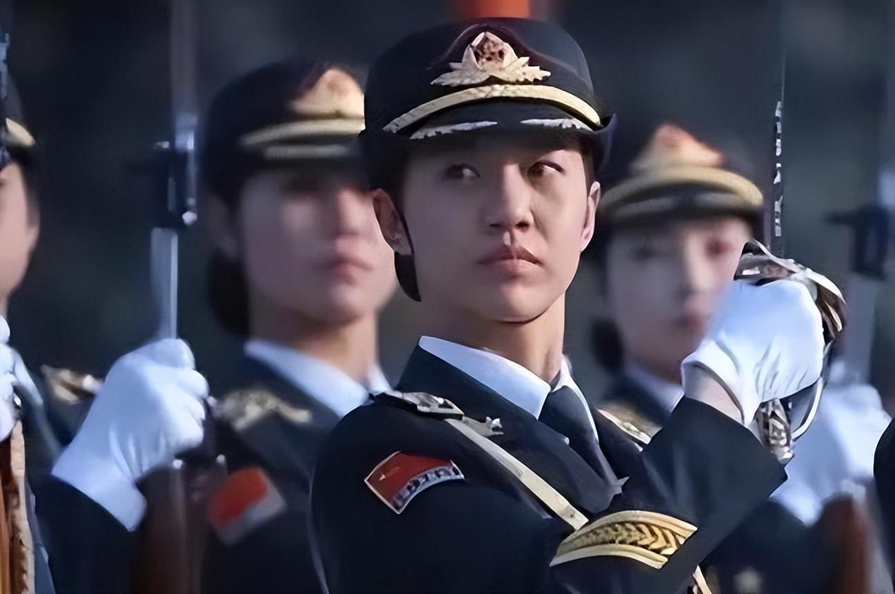 三軍儀仗隊(duì)女兵程誠照片，展現(xiàn)新時(shí)代巾幗英雄的風(fēng)采，三軍儀仗隊(duì)女兵程誠照片，新時(shí)代巾幗英雄風(fēng)采展現(xiàn)