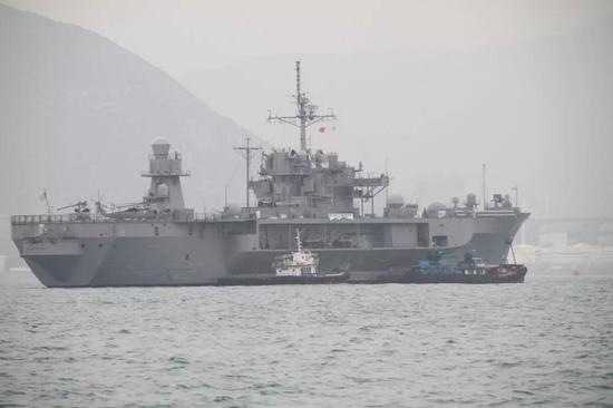 遼寧號(hào)現(xiàn)任艦長(zhǎng)——中國(guó)海軍的杰出領(lǐng)航者，遼寧號(hào)現(xiàn)任艦長(zhǎng)，中國(guó)海軍的領(lǐng)航翹楚