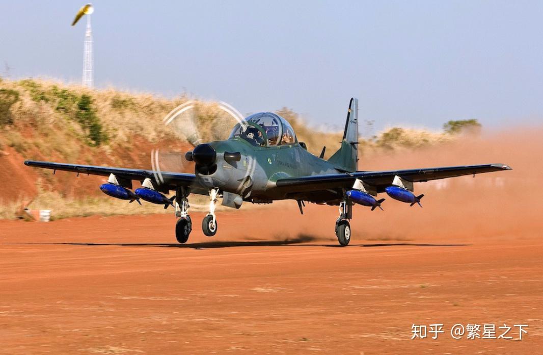 我國(guó)有疣豬飛機(jī)一樣的飛機(jī)嗎？——探索中國(guó)航空工業(yè)的成就與未來(lái)，中國(guó)航空工業(yè)的成就與未來(lái)探索，是否有類(lèi)似疣豬飛機(jī)的國(guó)產(chǎn)戰(zhàn)機(jī)？