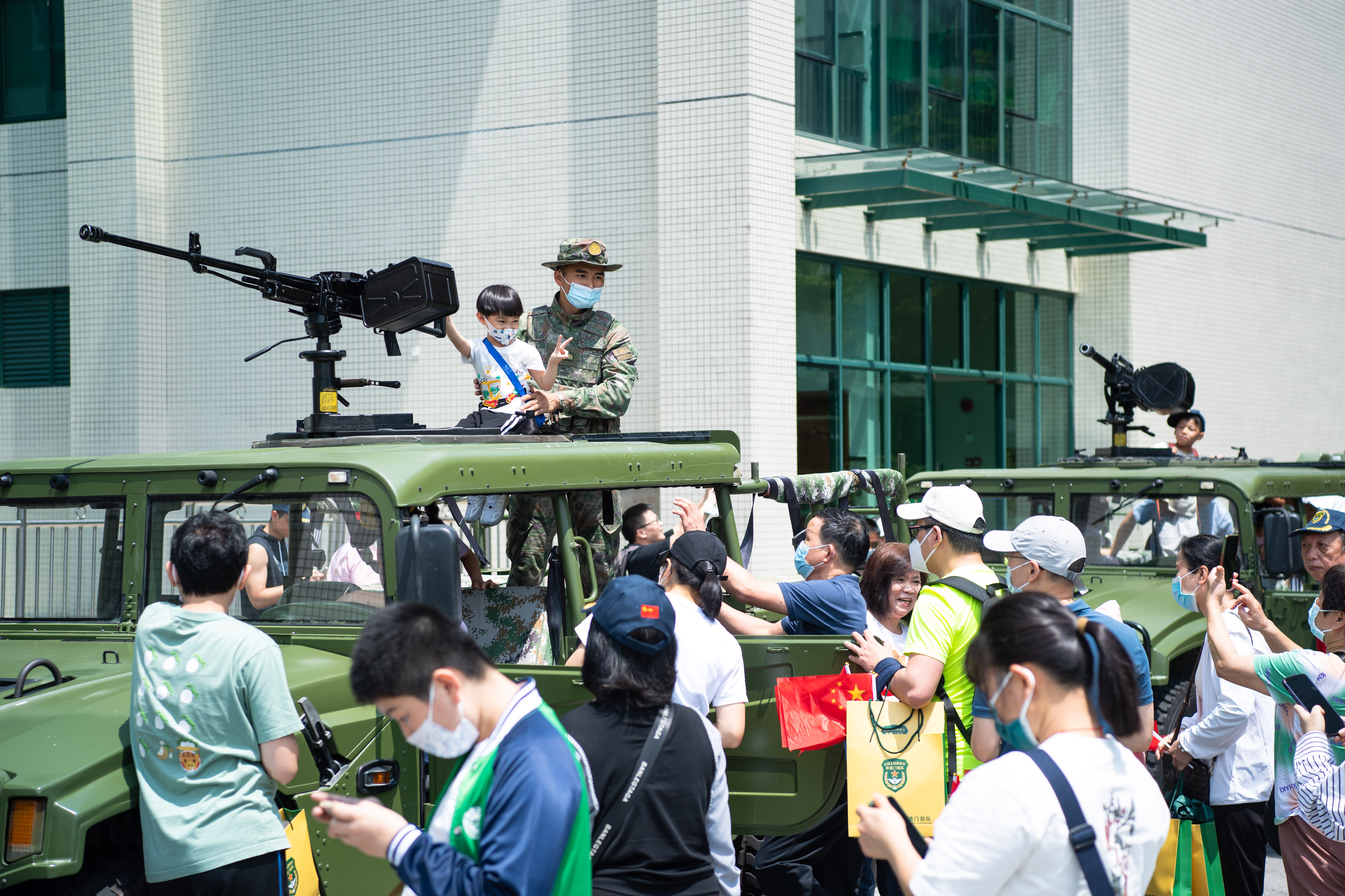 駐澳門部隊(duì)軍營(yíng)開(kāi)放日