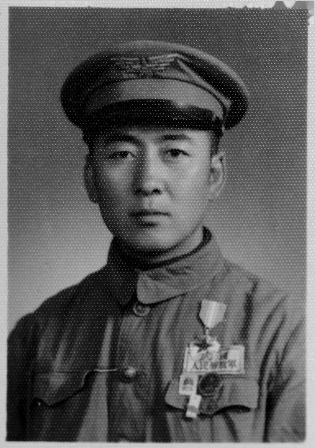 中國(guó)人民志愿軍戰(zhàn)士，英勇無(wú)畏，鑄就輝煌，中國(guó)人民志愿軍戰(zhàn)士英勇無(wú)畏，鑄就輝煌傳奇