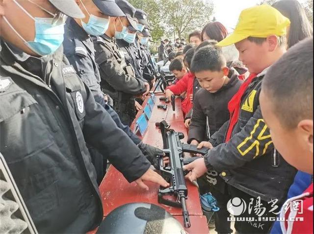 關(guān)東軍為何佩戴大檐帽，歷史、文化與軍事原因探究，關(guān)東軍大檐帽佩戴原因，歷史、文化與軍事因素探究