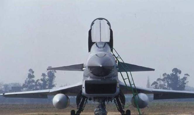 殲-16的機載武器與航電系統(tǒng)深度解析，殲-16機載武器與航電系統(tǒng)全面解析