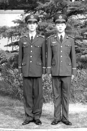 武警常服照片，展現(xiàn)軍威與榮耀的象征，武警常服照片，軍威與榮耀的展現(xiàn)