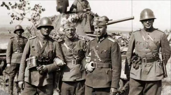 德國國防軍第12集團(tuán)軍，歷史、組織與影響，德國國防軍第12集團(tuán)軍，歷史沿革、組織結(jié)構(gòu)與深遠(yuǎn)影響