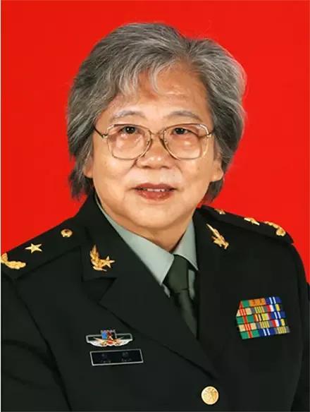 意大利國防女部長簽署重要文件，展現(xiàn)決心與實力，意大利國防女部長簽署關(guān)鍵文件，彰顯決心與實力
