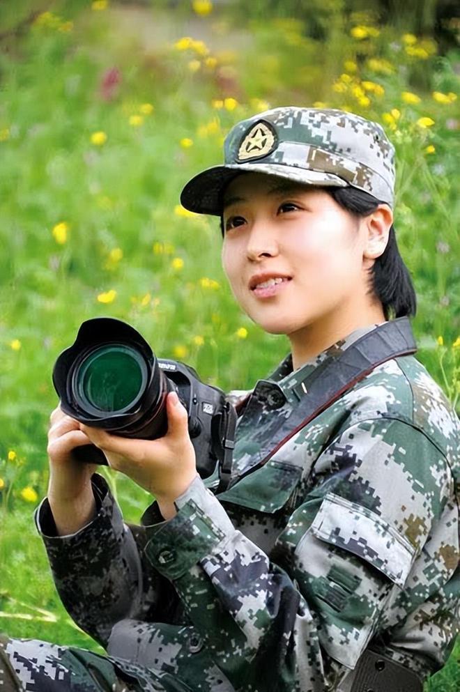 最漂亮的中國女兵圖片，展現(xiàn)英勇與美麗的瞬間，英勇與美麗并存，最迷人的中國女兵瞬間圖片