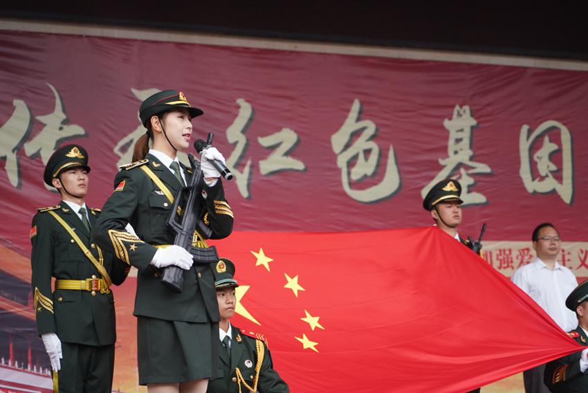 三軍女儀仗隊(duì)圖片，展現(xiàn)女性力量與榮耀的壯麗畫卷，三軍女儀仗隊(duì)壯麗圖片展示，女性力量與榮耀的輝煌瞬間