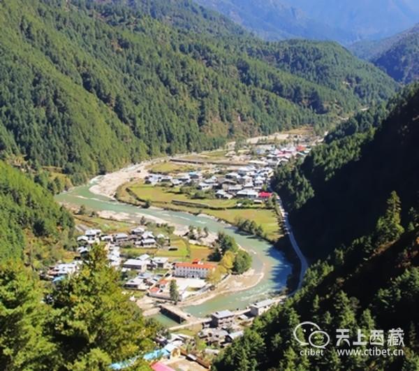 亞東的意思，深度解析其內(nèi)涵與外延，亞東之意的深度解讀，內(nèi)涵與外延探究