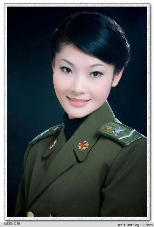 中國女兵，高清圖片展現(xiàn)颯爽英姿，中國女兵高清圖片展現(xiàn)颯爽英姿風采