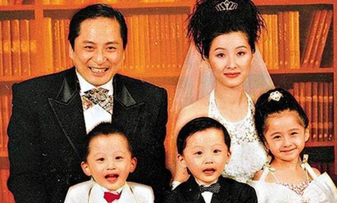 丁偉杰與他的第一任妻子，愛情、婚姻與生活，丁偉杰的第一任妻子，愛情、婚姻與生活的歷程