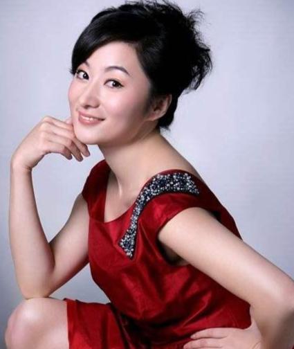 女主持人名單大全，璀璨閃耀的傳媒之星，璀璨閃耀的女主持人名單大全，傳媒界的璀璨之星