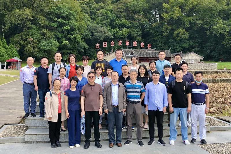 兩岸融合發(fā)展，共創(chuàng)未來繁榮之路，兩岸融合發(fā)展，共創(chuàng)繁榮未來之路