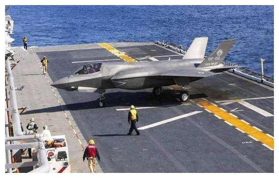 黃蜂級(jí)兩棲攻擊艦武器配置詳解，黃蜂級(jí)兩棲攻擊艦武器配置全面解析