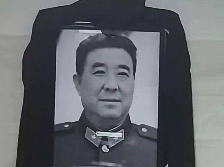 解放軍第十四軍軍長(zhǎng)，英勇無(wú)畏的戰(zhàn)士與國(guó)家忠誠(chéng)的象征，解放軍第十四軍軍長(zhǎng)，英勇戰(zhàn)士與國(guó)家忠誠(chéng)的典范