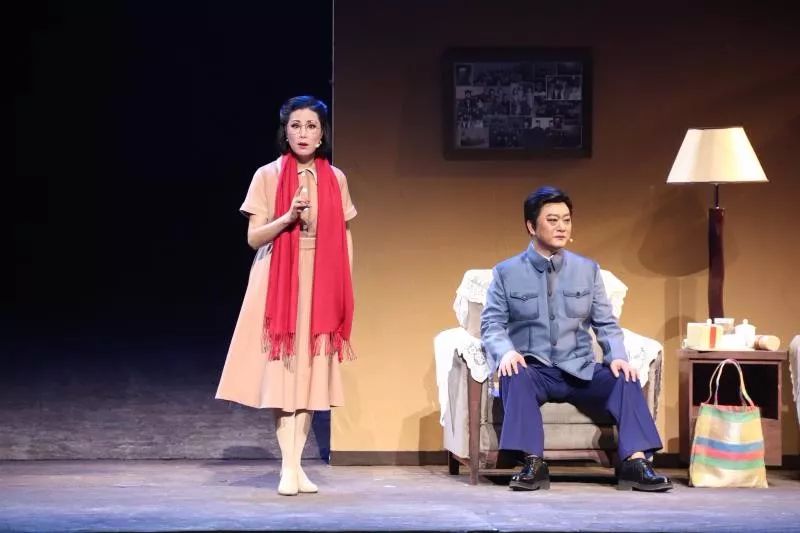 鄧稼先的感人事跡，一生獻(xiàn)身于國(guó)家核事業(yè)，鄧稼先獻(xiàn)身國(guó)家核事業(yè)，一生感人事跡銘記人心