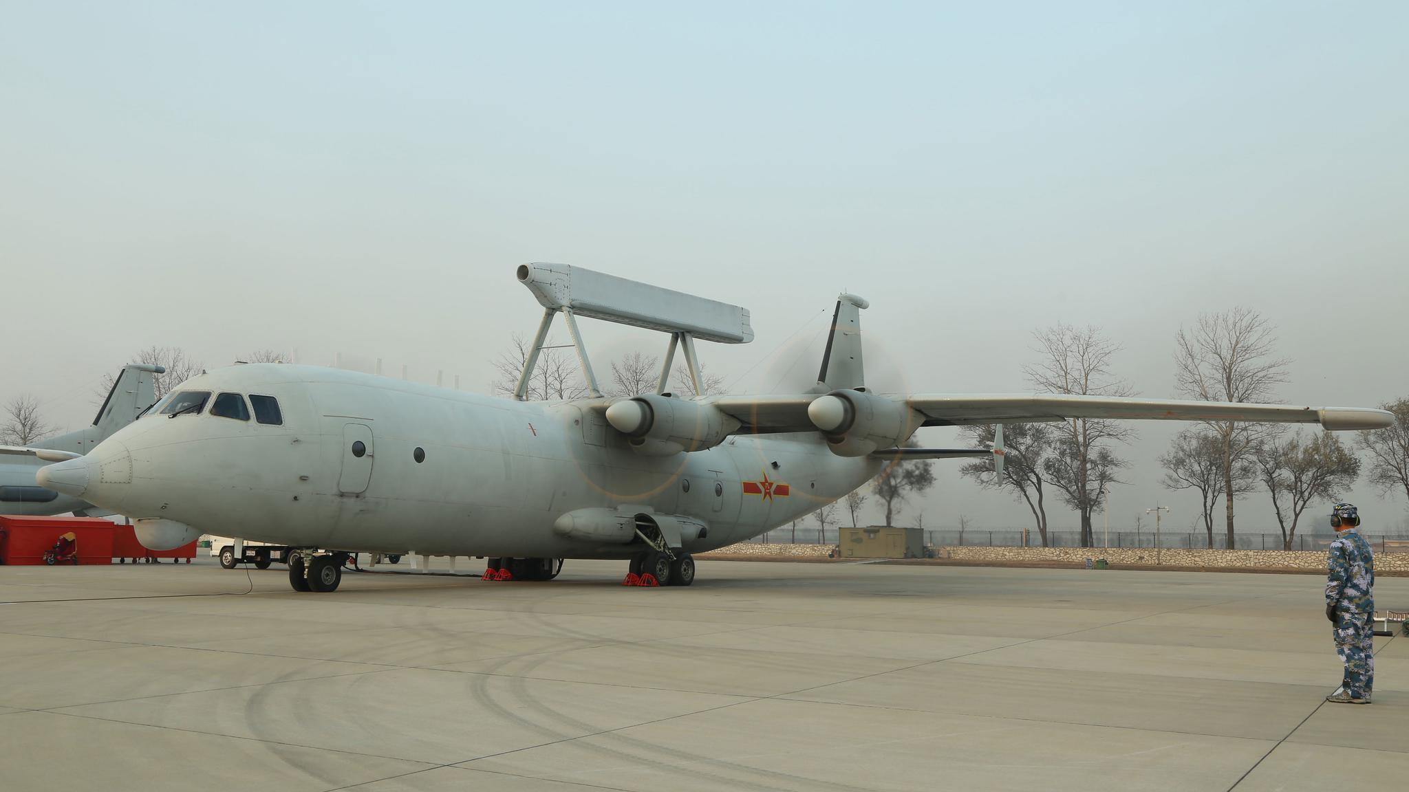 KJ-200預(yù)警機(jī)，空中衛(wèi)士的千里眼與順風(fēng)耳，KJ-200預(yù)警機(jī)，空中衛(wèi)士的精準(zhǔn)偵查利器