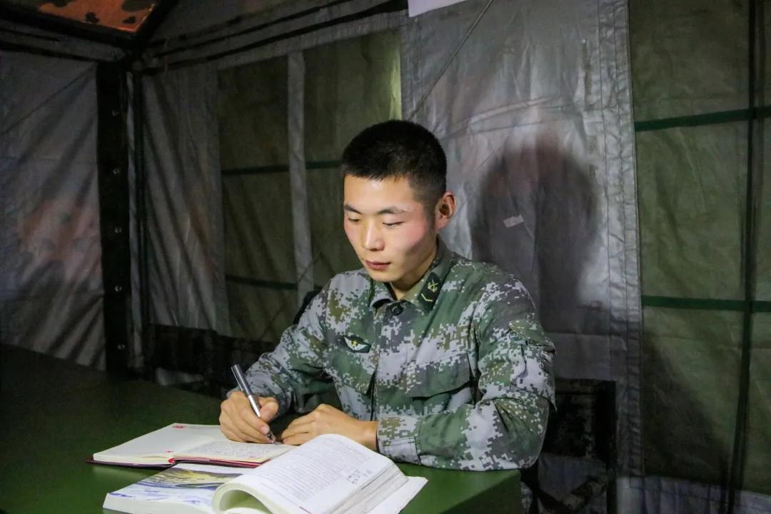 中國(guó)集團(tuán)軍，震撼人心的力量展現(xiàn)，中國(guó)集團(tuán)軍的力量展現(xiàn)，震撼人心之姿